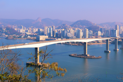 Marcio André Savi apresenta as grandes obras de engenharia que impulsionam o desenvolvimento e transformam cidades brasileiras.
