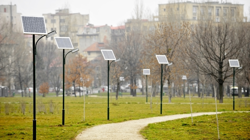 Otimizar recursos e reduzir custos tornou-se possível com iluminação pública inteligente — um avanço que Matheus Vinicius Voigt acompanha de perto.