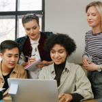 Conectar para incluir: veja como a tecnologia, segundo Luciano Colicchio Fernandes, atua como ponte para ampliar o acesso à informação.