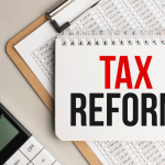 A reforma tributária traz impacto real nos aluguéis em 2026 e exige atenção do locador, explica Alex Nabuco dos Santos.