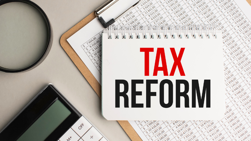 A reforma tributária traz impacto real nos aluguéis em 2026 e exige atenção do locador, explica Alex Nabuco dos Santos.