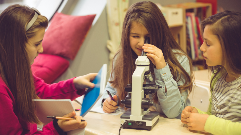 Como Sérgio Bento De Araújo analisa projetos interdisciplinares com tecnologia que conectam matérias e tornam a aprendizagem mais significativa.