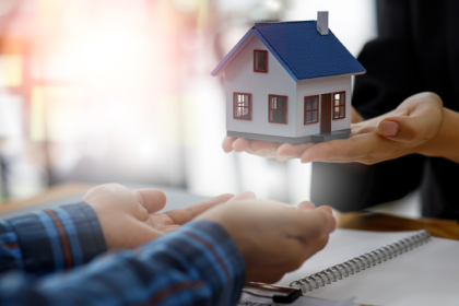 O mercado imobiliário em Roraima impulsiona o desenvolvimento econômico regional ao estimular investimentos e infraestrutura. Guilherme Silva Ribeiro Campos analisa esse impacto.